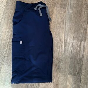 Figs Kade Cargo scrub pants